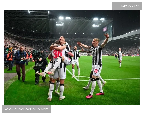 纽卡斯尔联俱乐部发展历程与辉煌成就的深度剖析